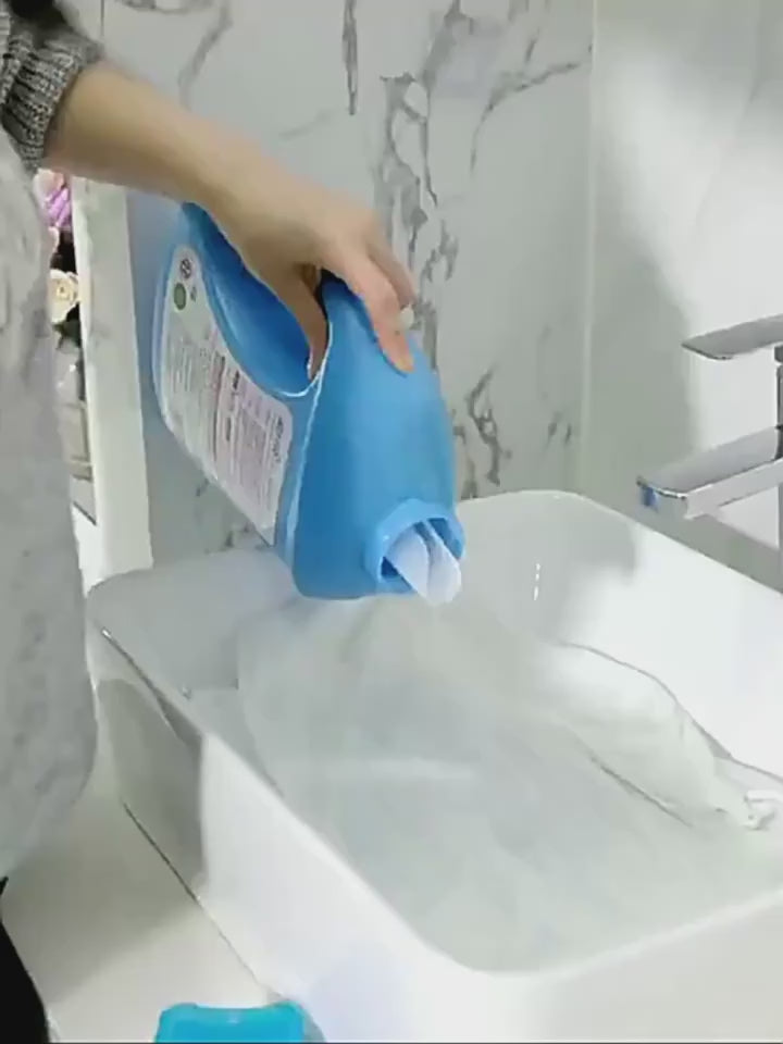 Automatic soap-dispensing cleaning brush demonstration video